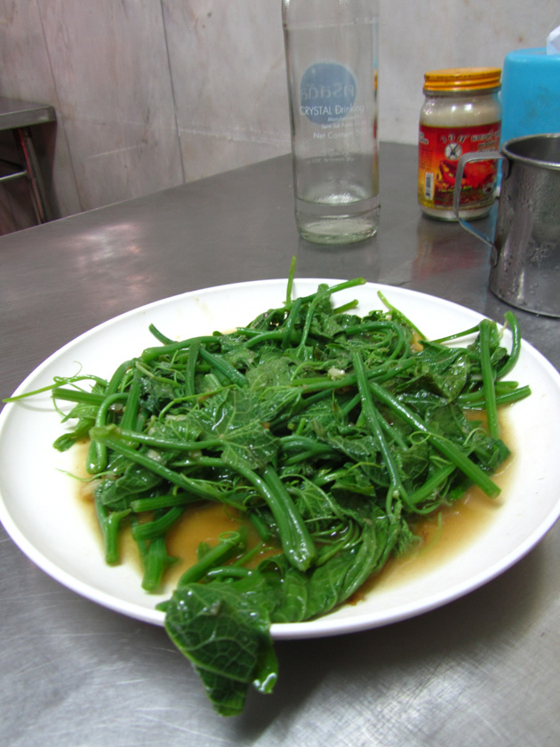 Stir fried bitter melon leaves (pad pak yot mala ผัดยอดมะระ)
