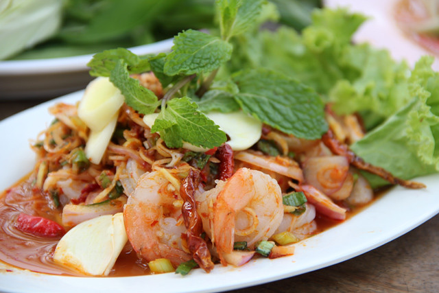 Som Tam Khun Gan (ส้มตำคุณกัญจณ์)