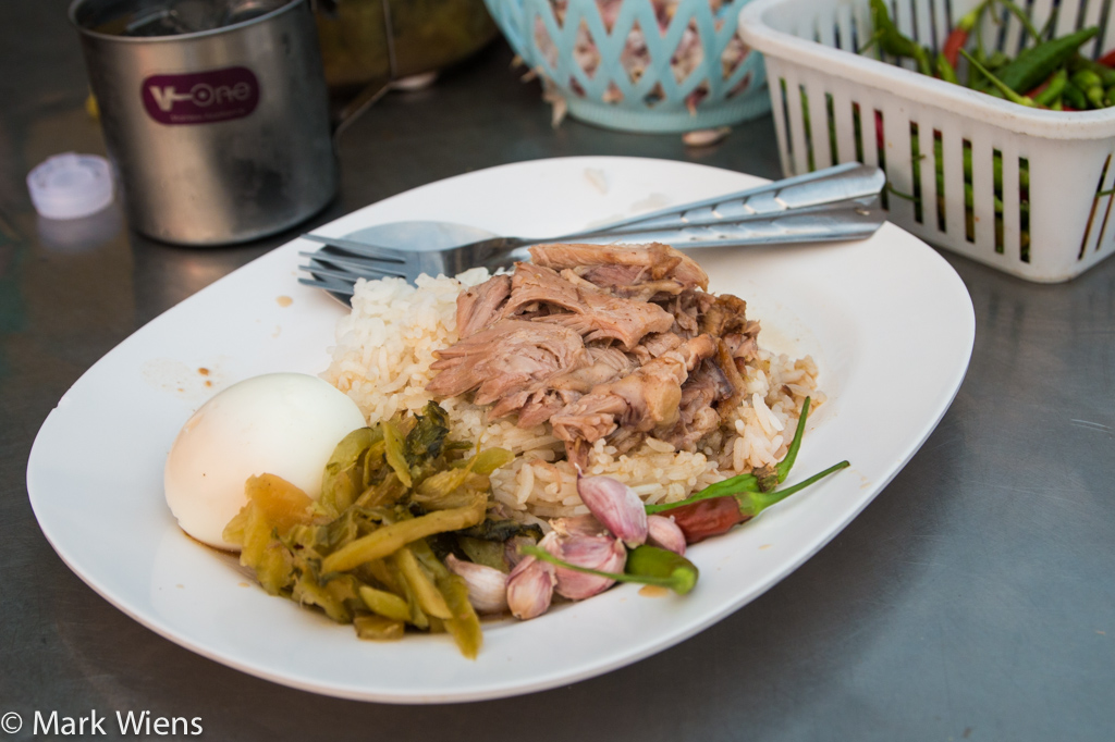 Khao Kha Moo Chang Phueak (ข้าวขาหมูช้างเผือก)