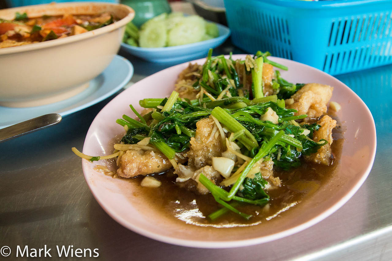 Pla pad keun chai ปลาผัดคึ่นฉ่าย