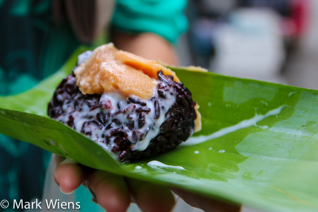 Khao neow sang kaya (ข้าวเหนียวสังขยา)