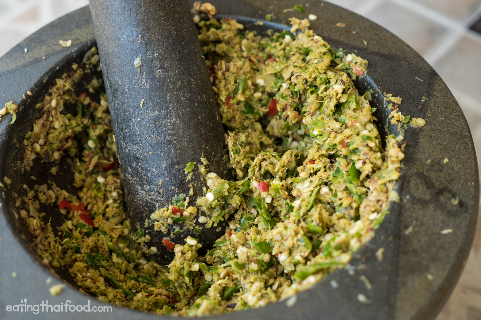 how to make thai curry paste