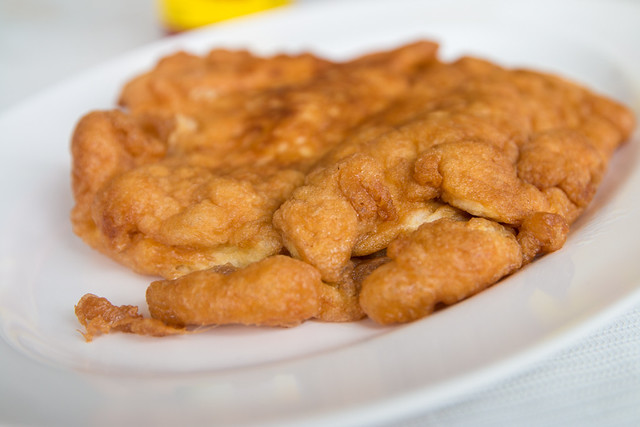 Thai omelet, fresh out of the oil!