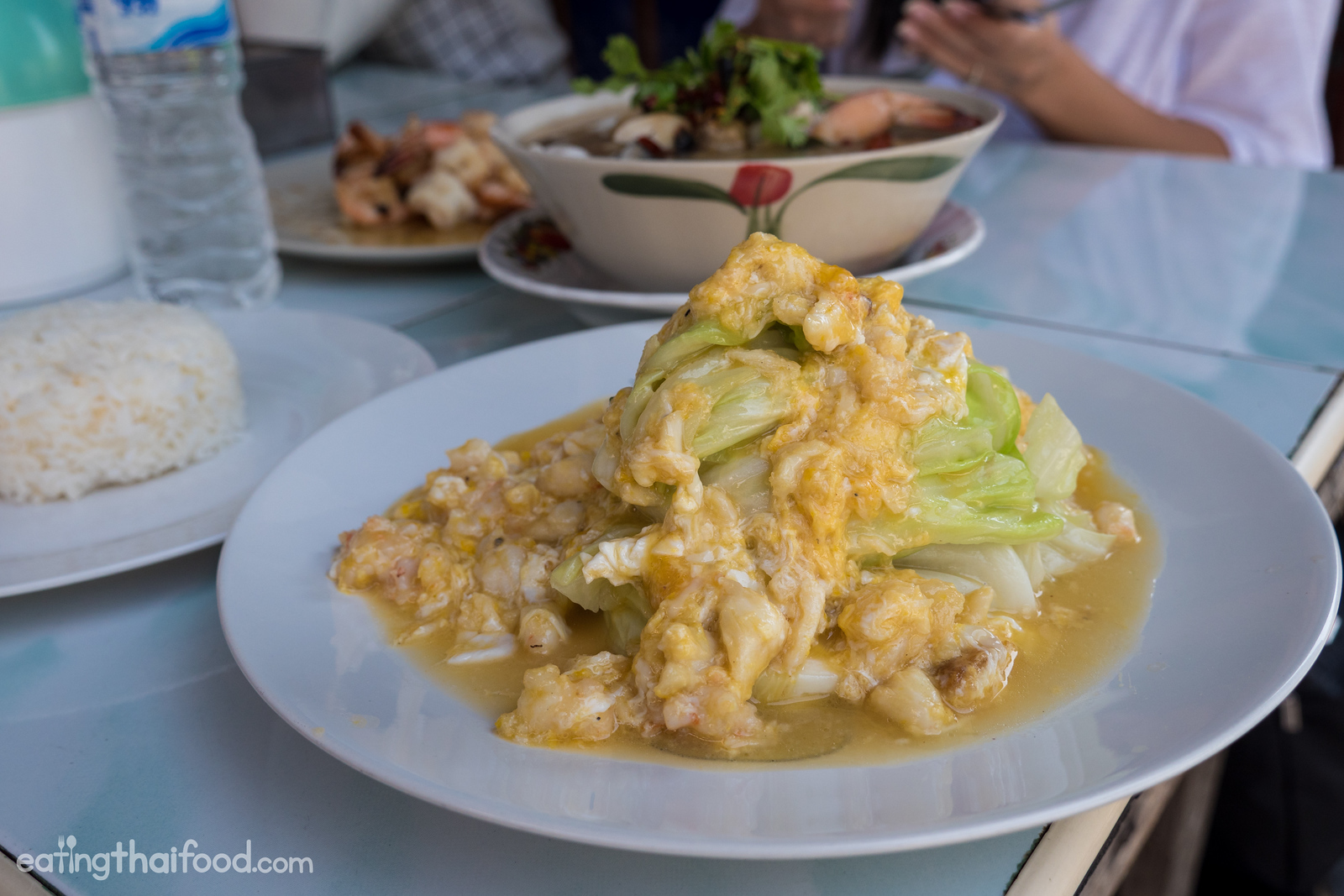 กะหล่ำผัดน้ำปลาเนื้อปู