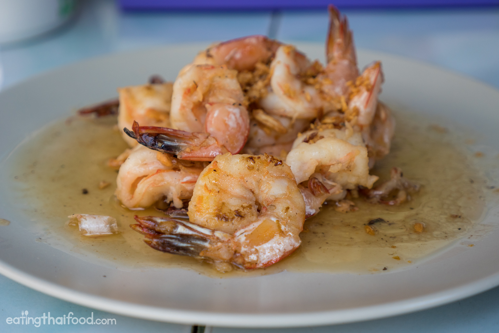 Thai fried shrimp with garlic