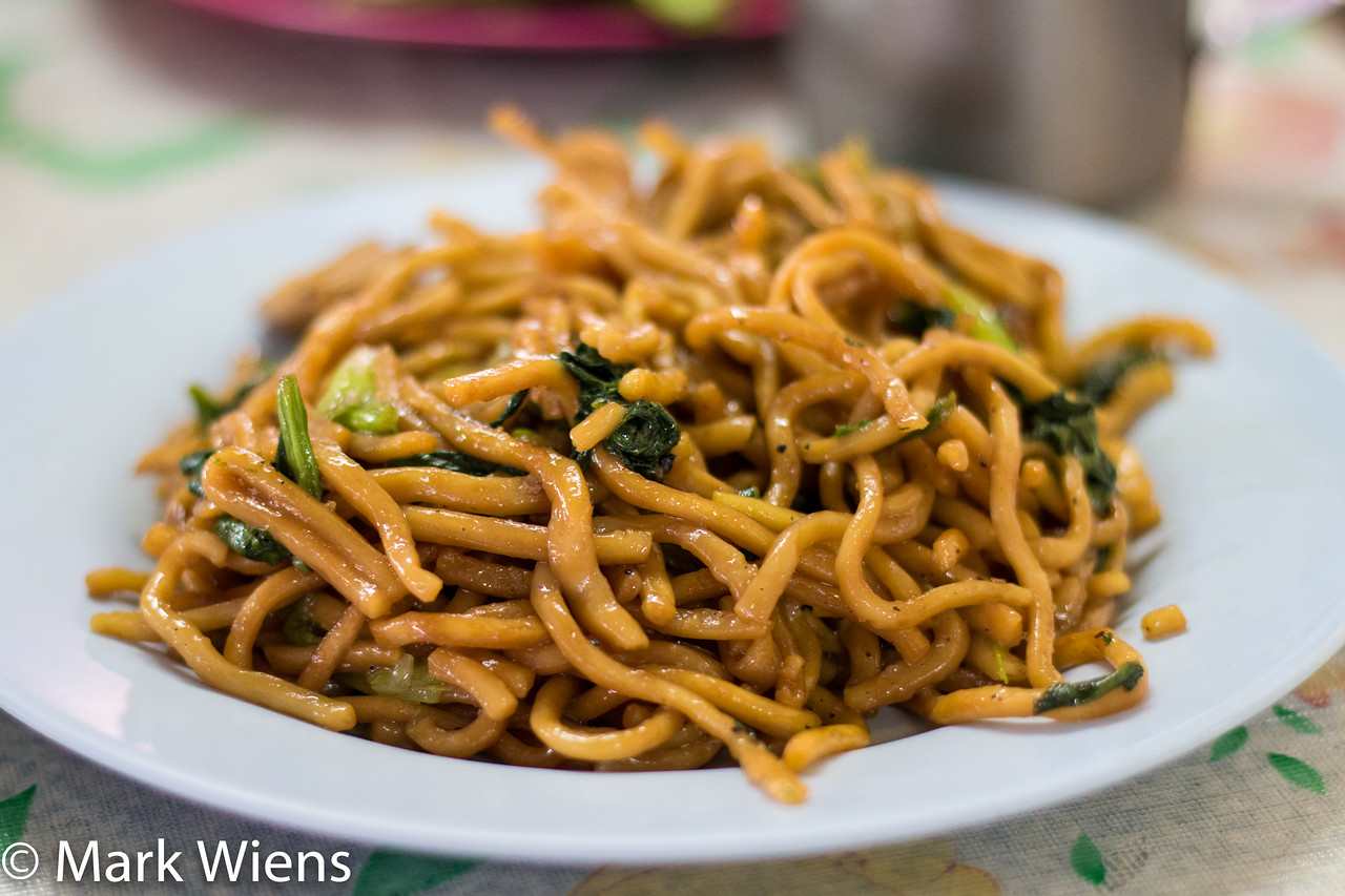 Pad mee leung (ผัดหมี่เหลือง)